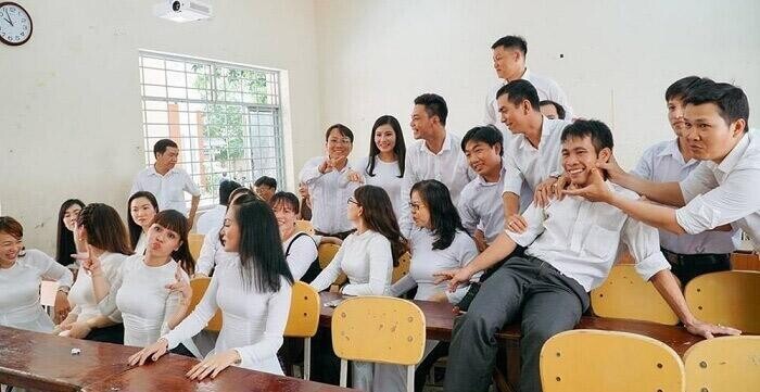 Giải đáp nằm mơ thấy bạn học cũ có điềm báo gì? Quất con gì ăn to? 7 Giấc mơ họp lớp sau nhiều năm xa cách