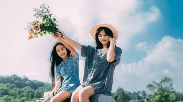 Mơ thấy chị gái với các nội dung khác nhau đánh con gì? 7 Ngủ mơ thấy nói chuyện với chị gái đánh con gì?